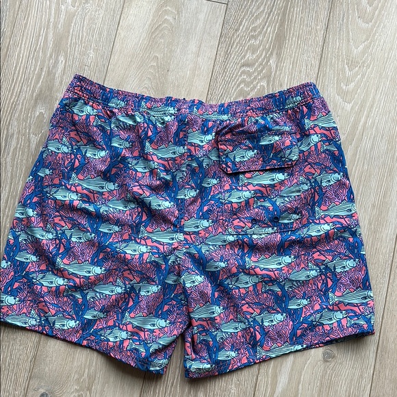 Vineyard Vines Men’s Swim Trunks with Elastic Waistband and Drawstring - Picture 5 of 5